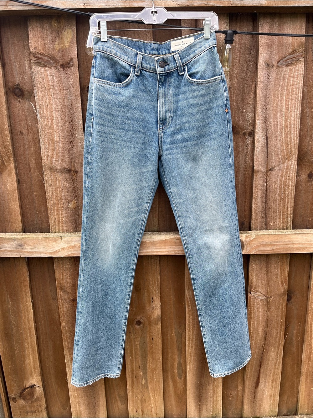 IMOGENE + WILLIE - Sophie Light Wash High-Rise Straight Jeans